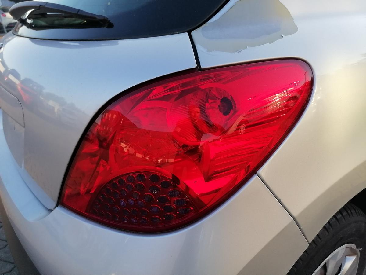 Peugeot 207 original R&uuml;cklicht R&uuml;ckleuchte Schlussleuchte rechts Bj.2007